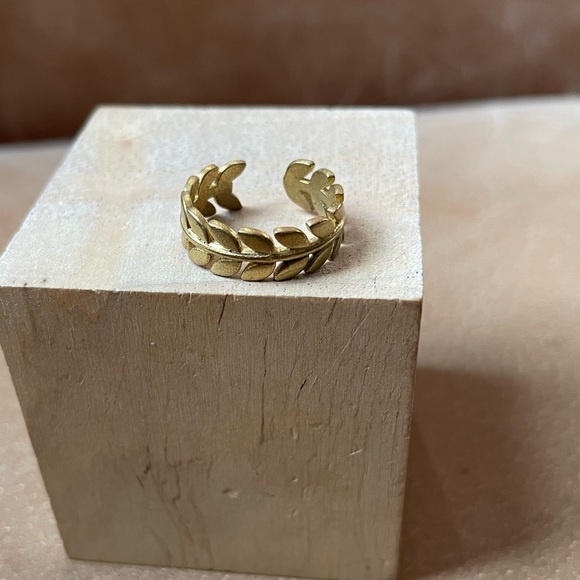 Brass 🍃 leaf ear cuff 👂gold layer stack jewelry earrings - Picture 3 of 5